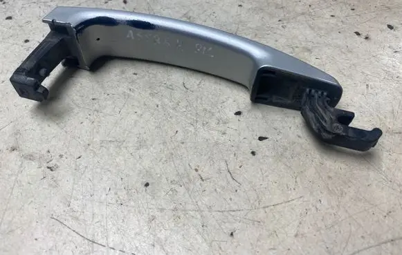 Opel Astra H Front door exterior handle 
