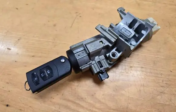Mazda CX-7 Ignition lock NE6166938B X1T26572B 662F1MB11103