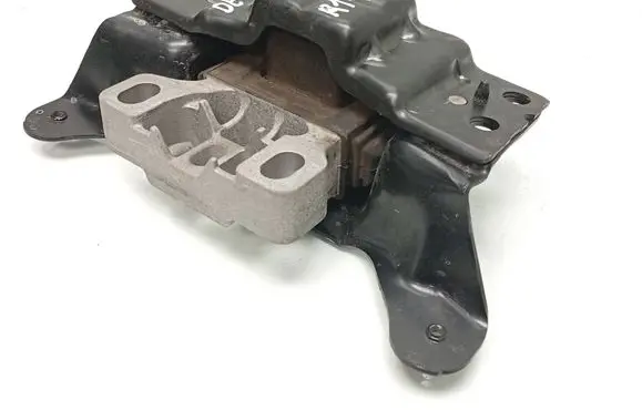 Engine mount bracket