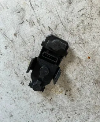 Audi A6 S6 C5 4B Tail light bulb cover holder bl3158b