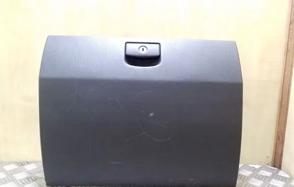 KIA Sorento Glove box lid/cover 845113E500