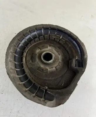 Volvo XC90 Front coil spring rubber mount 