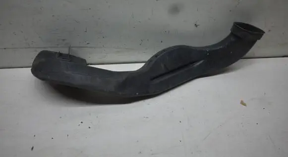 Opel Astra J Air intake duct part 13307080