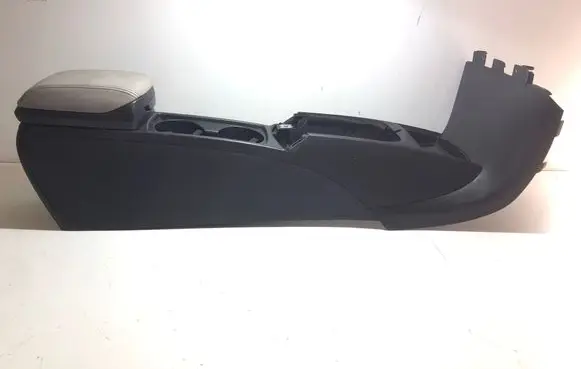 Volvo V50 Center console 8686025
