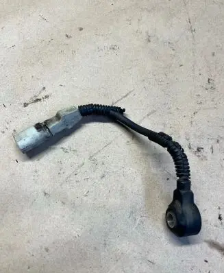 Volkswagen PASSAT B6 Detonation knock sensor 021905377E