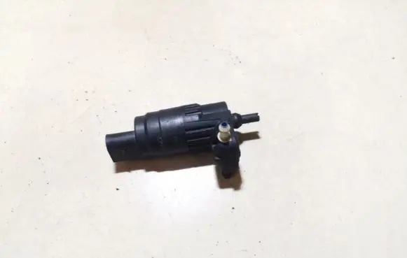 Volkswagen Golf IV Windscreen/windshield washer pump 1t0955651a