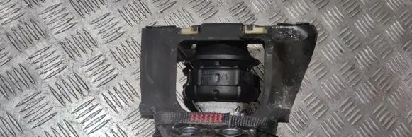 Volvo XC90 Engine mount bracket 31686885