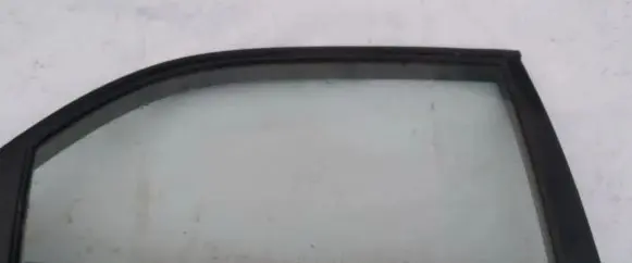 Mazda 626 Rear door window glass