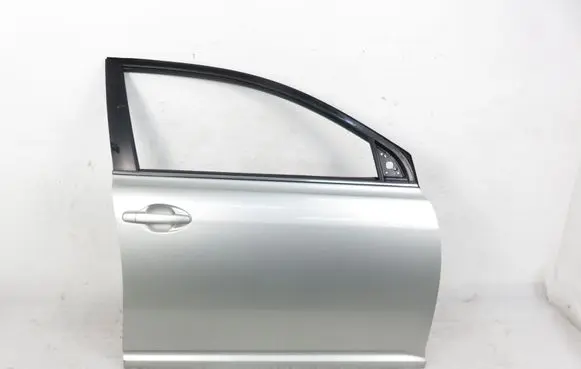 Toyota Avensis T250 Front door 