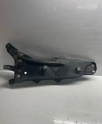 Volvo XC90 Fender mounting bracket 31391777