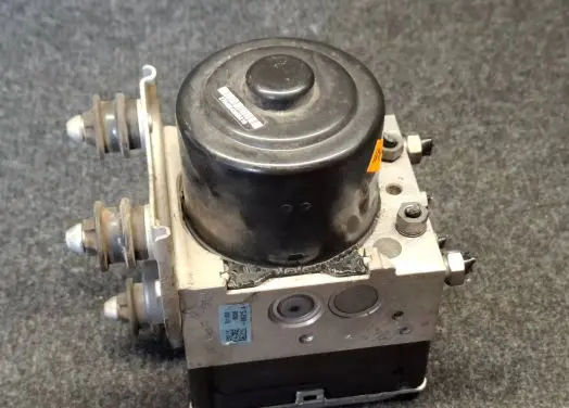 Volkswagen Touareg II ABS Pump 7P0907379K 7P0614517K