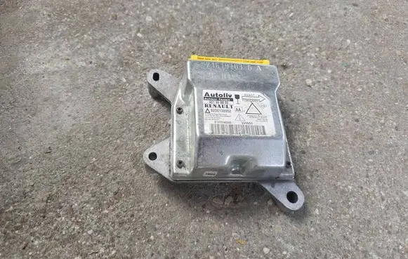 Renault Laguna II Airbag control unit/module 8200138952