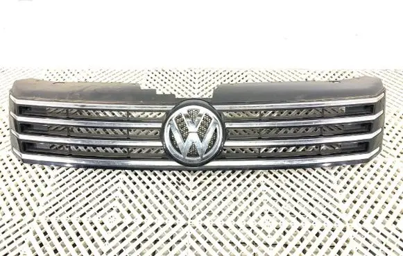 Volkswagen PASSAT B7 Front grill 3AA853653