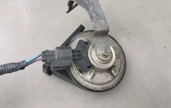 Volvo XC90 Horn signal 0024082012