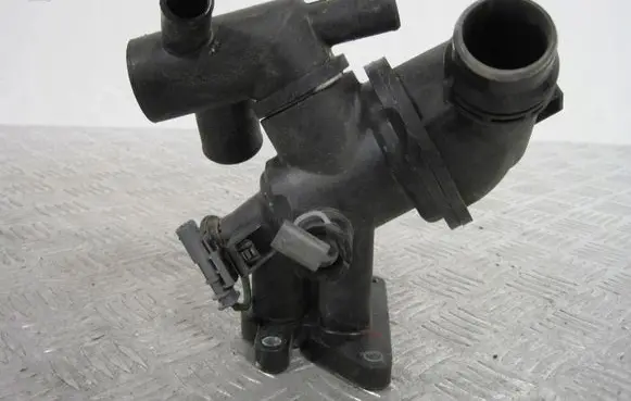 Land Rover Range Rover L460 Type LK Thermostat housing G4D33575BD