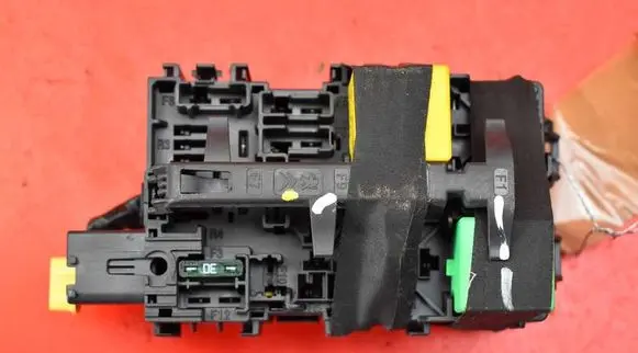 Peugeot 208 Fuse box set 9666232680