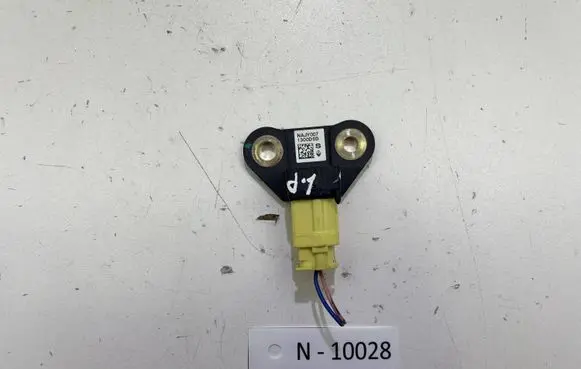 Renault Koleos I Airbag deployment crash/impact sensor