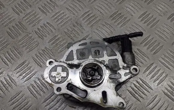 Skoda Octavia Mk2 (1Z) Vacuum pump 03L145100