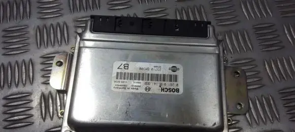 Nissan Almera N16 Engine control unit/module 0281010141 237105M300