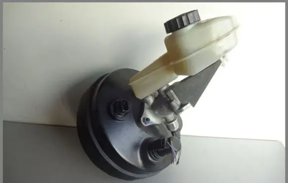Mercedes-Benz ML W164 Brake booster