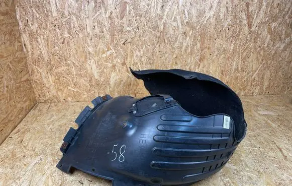 Front wheel arch liner splash guards