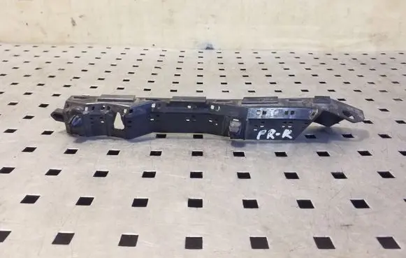 Front bumper mounting bracket