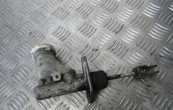 Mitsubishi Carisma Clutch master cylinder