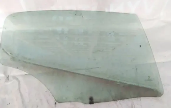 Peugeot 407 Rear door window glass