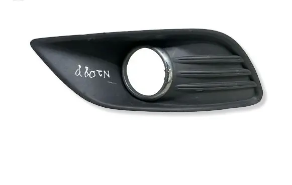 Ford Focus Front fog light trim/grill 8M5119953A 8M5119953AEW