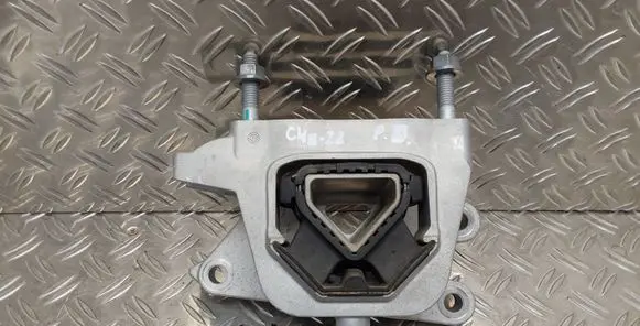 Citroen C4 III e-C4 Engine mount bracket 9826533880