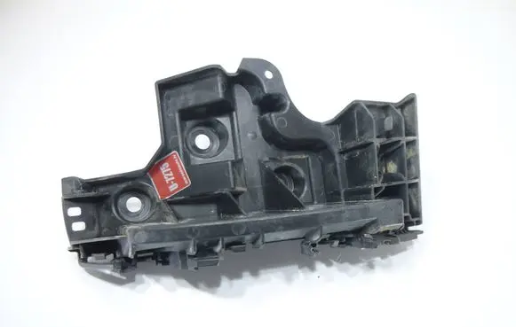 Rear bumper mounting bracket