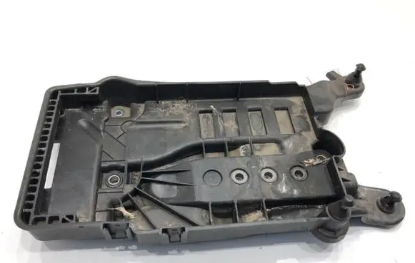 Skoda Kamiq Battery bracket 2Q0915331