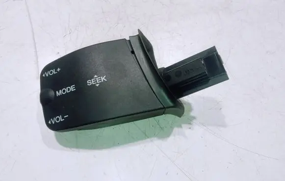 Ford Focus Multifunctional control switch/knob 758709
