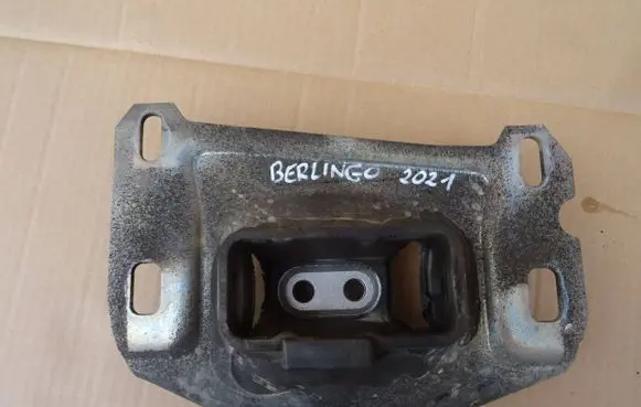 Citroen Berlingo Gearbox mount 9673768480 9812667680 9807420880