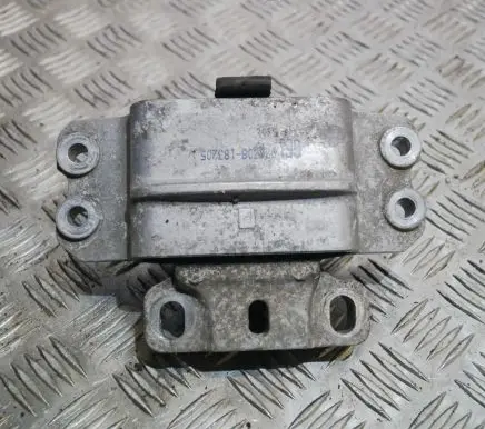 Volkswagen PASSAT B6 Engine mount bracket 3C0199555P