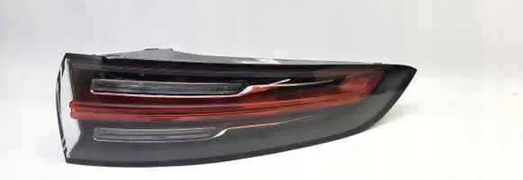 Tailgate rear/tail lights