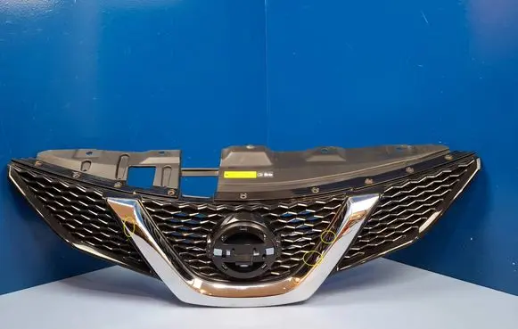 Front bumper upper radiator grill