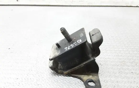 KIA Sorento Engine mount bracket 218123E150