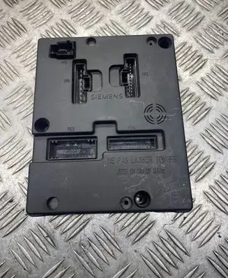 Renault Laguna I Fuse module 7703297929