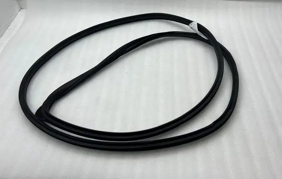 Suzuki Vitara (LY) Front door rubber seal 17627