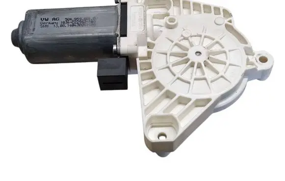 Volkswagen Golf VII Front door window regulator motor 5Q4959801B