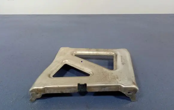 BMW 1 F40 Front underbody cover/under tray 7436796