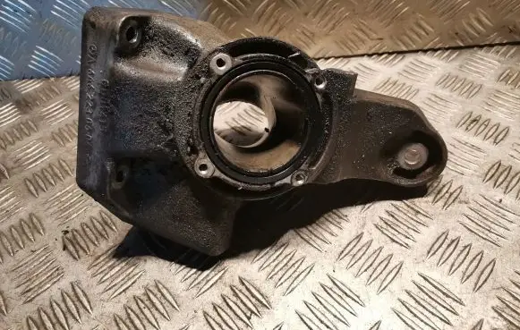 Mercedes-Benz C W204 Engine mounting bracket 6462230604