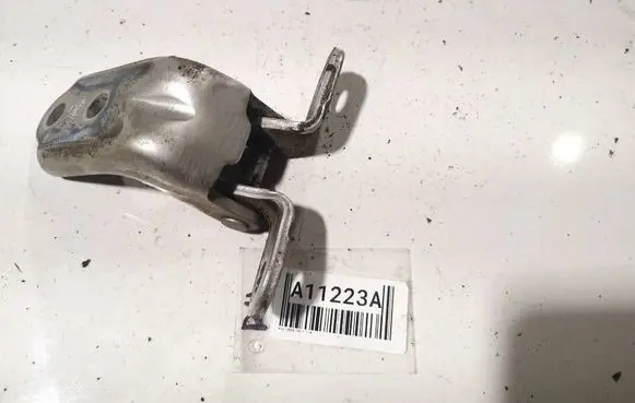 KIA Ceed Front door upper hinge 