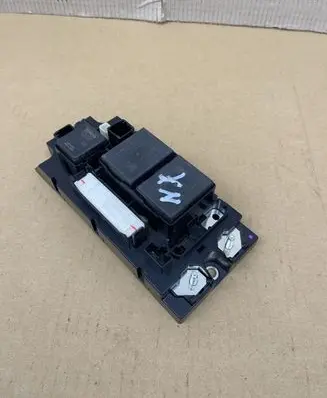 Lexus NX Relay mounting block G92Z153010 8B190168