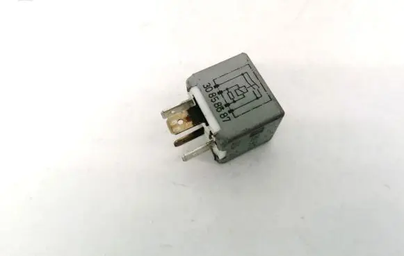 Audi A6 S6 C4 4A Other relay 443951253k 899512