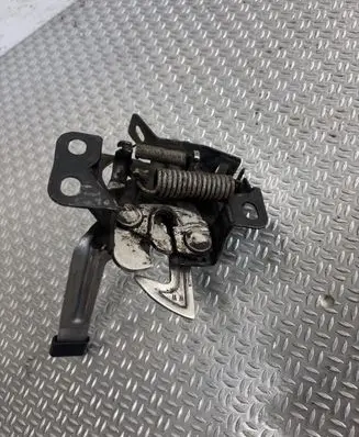 Engine bonnet/hood lock/catch