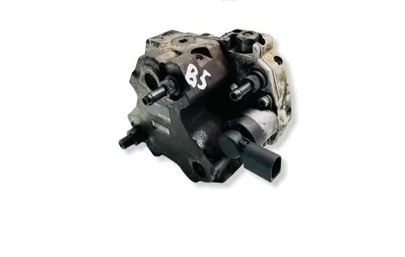 BMW X3 E83 Fuel injection high pressure pump 0445010073 7788678 471742