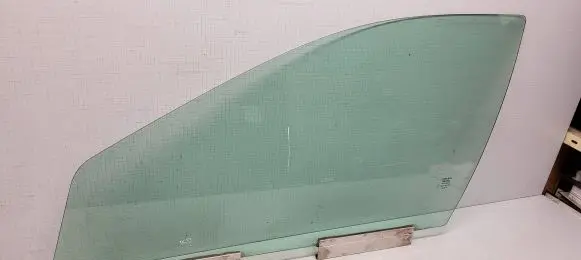 Volvo S60 Front door window glass four-door E243R001105
