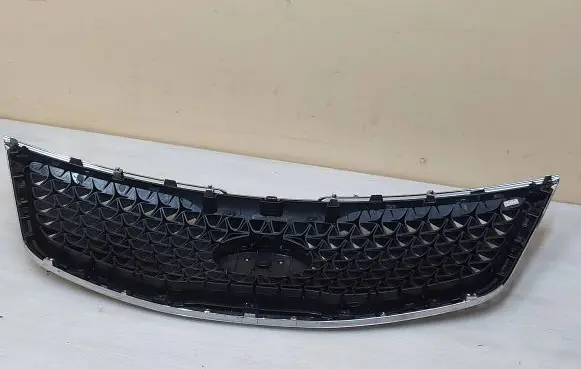 KIA Sportage Front bumper upper radiator grill 863523U500